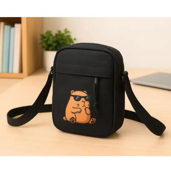 Melna plecu soma ar regulējamu siksnu 19,5 x 14 cm Mugursomas