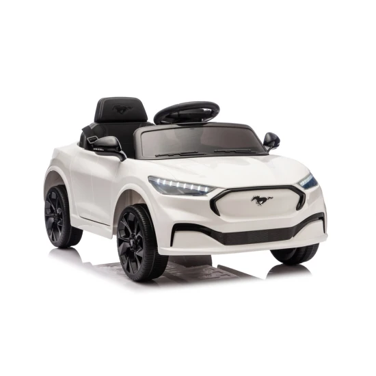 Balts „Ford Mustang Mach-E“ automobilis Automašīnas