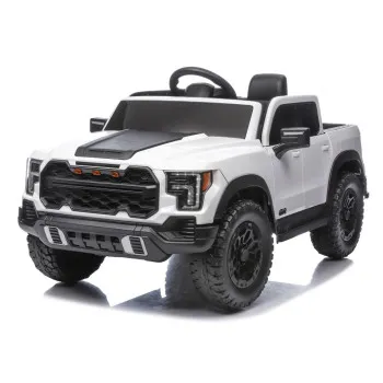 Akumulatora darbināms balts 4x4 automobilis P4 