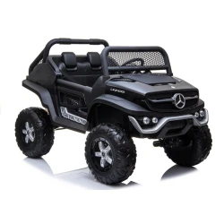 Melns Mercedes 4x4 akumulatora automobilis