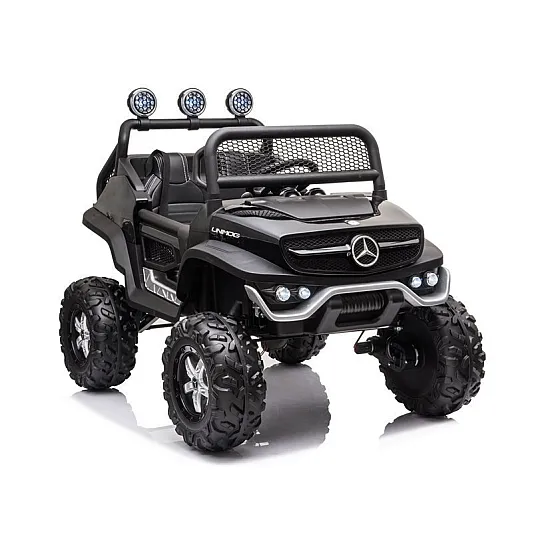 Melns akumulatora darbināms automobilis „Mercedes Unimog S“