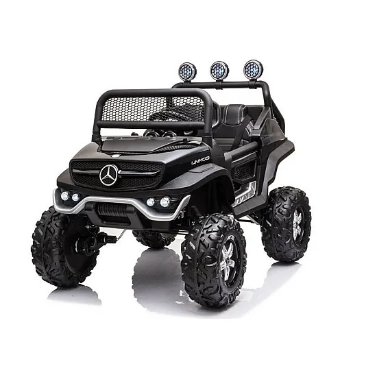 Melns akumulatora darbināms automobilis „Mercedes Unimog S“