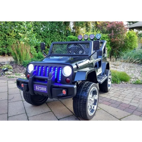 Melns akumulatora tipa SUV S2388