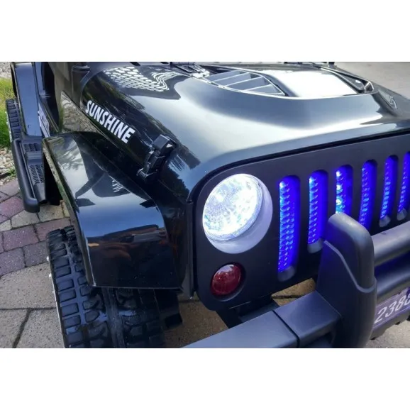 Melns akumulatora tipa SUV S2388