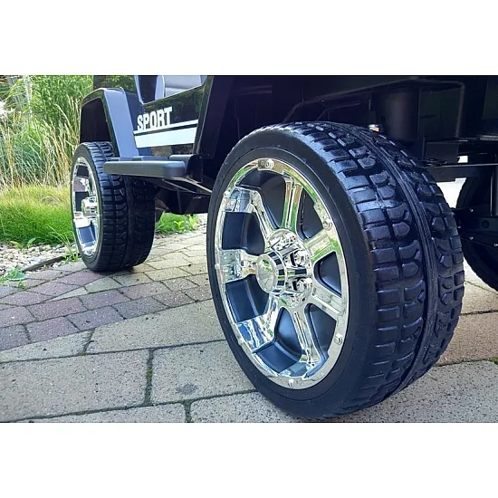 Melns akumulatora tipa SUV S2388