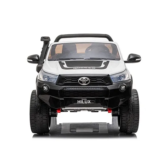 Valge elektriline lasteauto Toyota Hilux