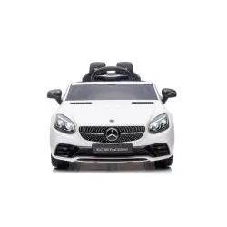 Mercedes SLC 300 elektriskais baltais automobilis