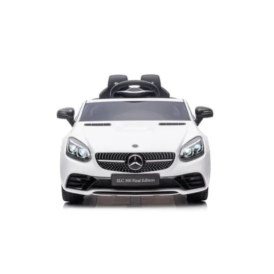 Mercedes SLC 300 elektriskais baltais automobilis