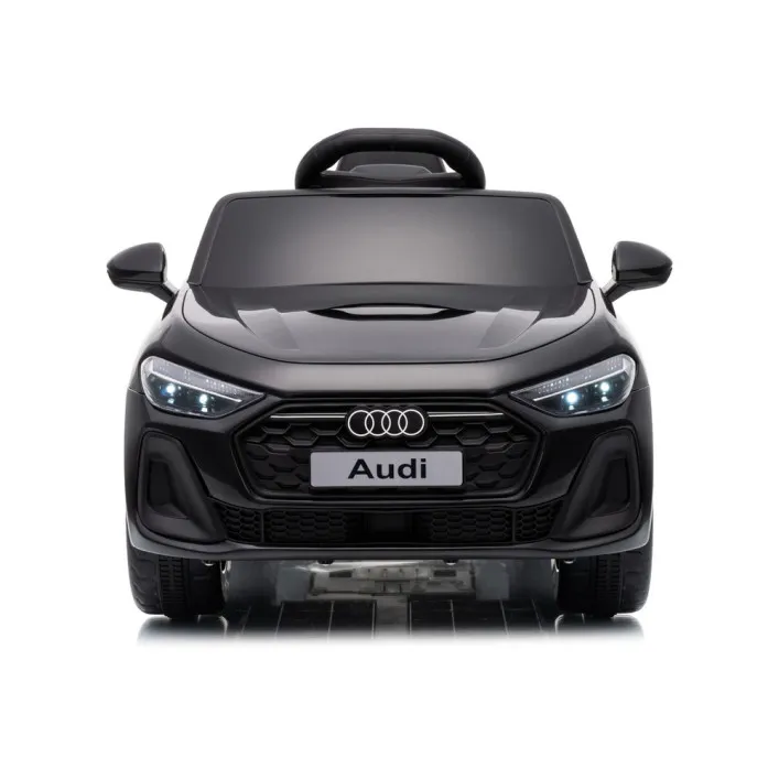 Audi A5L HL788 melnā krāsā akumulatora auto