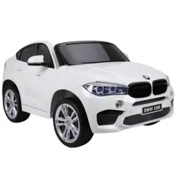 Balts BMW X6M ar akumulatoru darbināms automobilis