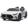 Balts elektriskais automobilis „Mercedes AMG DK-GT63“