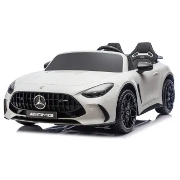 Balts elektriskais automobilis „Mercedes AMG DK-GT63“