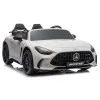 Balts elektriskais automobilis „Mercedes AMG DK-GT63“