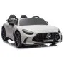 Balts elektriskais automobilis „Mercedes AMG DK-GT63“