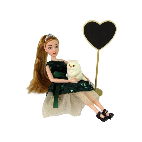 Leļļu Emilija ar baltu kaķēnu Leļļu un spēļu komplekti