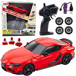 Raudonas drift sportinis automobilis