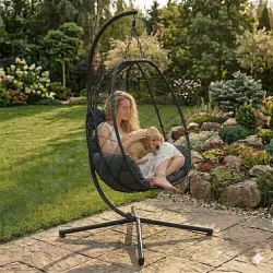Piekaramais melnais dārza šūpuļkrēsls ar spilveniem MultiGarden