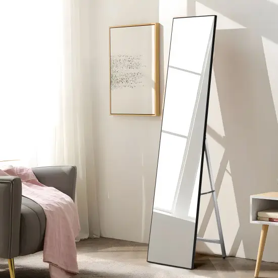 Liels 159 cm stāvspogulis ar melnu rāmi