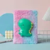 Plīša piezīmju grāmatiņa ar zaļiem 3D dinozauriem Piezīmjdatori