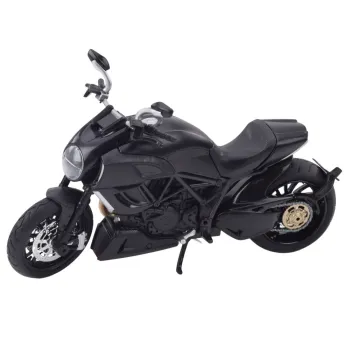 Melns metāla sporta motocikls ar gaismām un zelta detaļām, 1:12