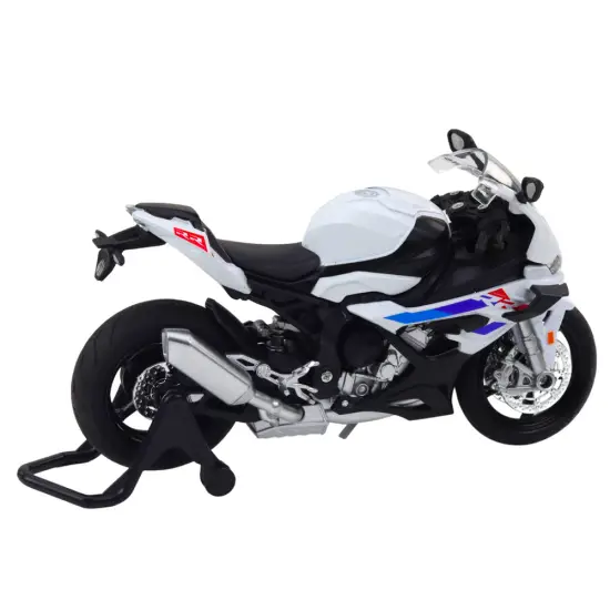 Metāliski balts sporta motocikls